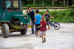 Wu Gaitian's son repairs truck