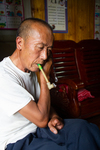 Wu Fengxiang smoking pipe